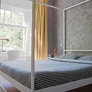 Bed & Breakfast Authentic Rai, Amsterdam