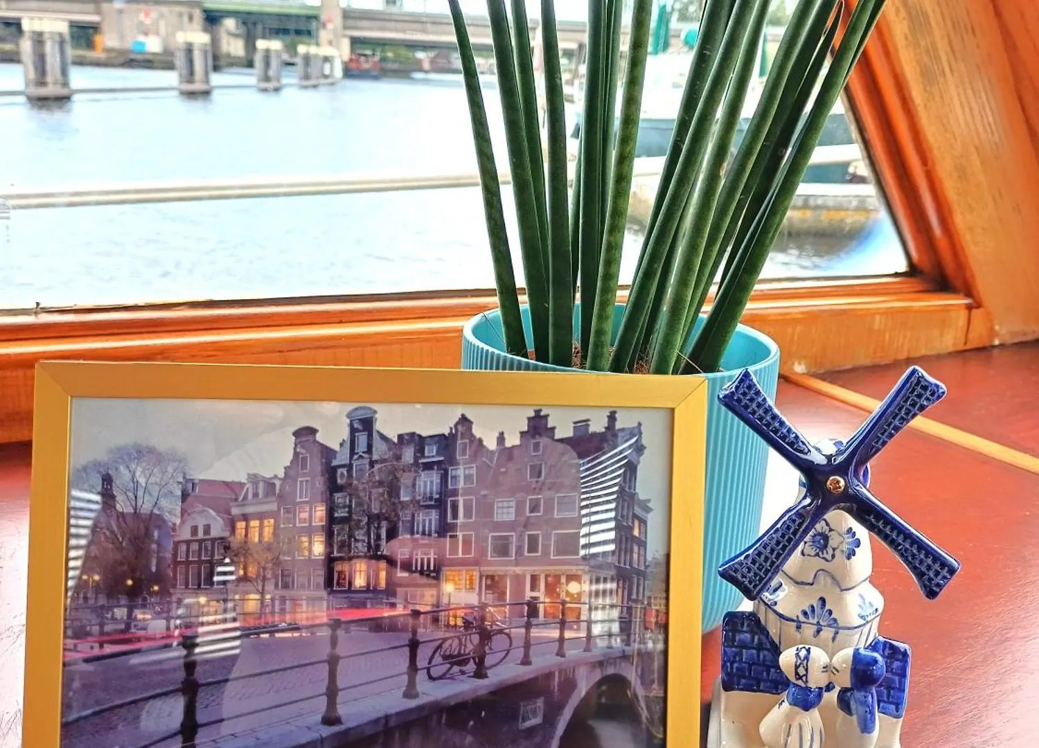 Hotel Motorjacht At Ease Amsterdam 0*,  Paesi Bassi